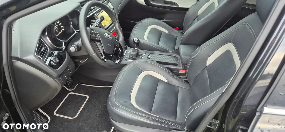 Kia Ceed 1.6 GDI Dream Team Edition - 12