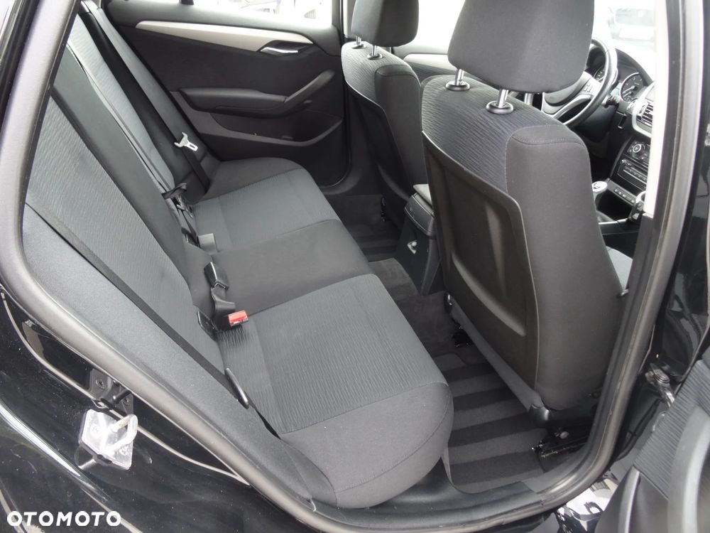 BMW X1 sDrive18d xLine - 19