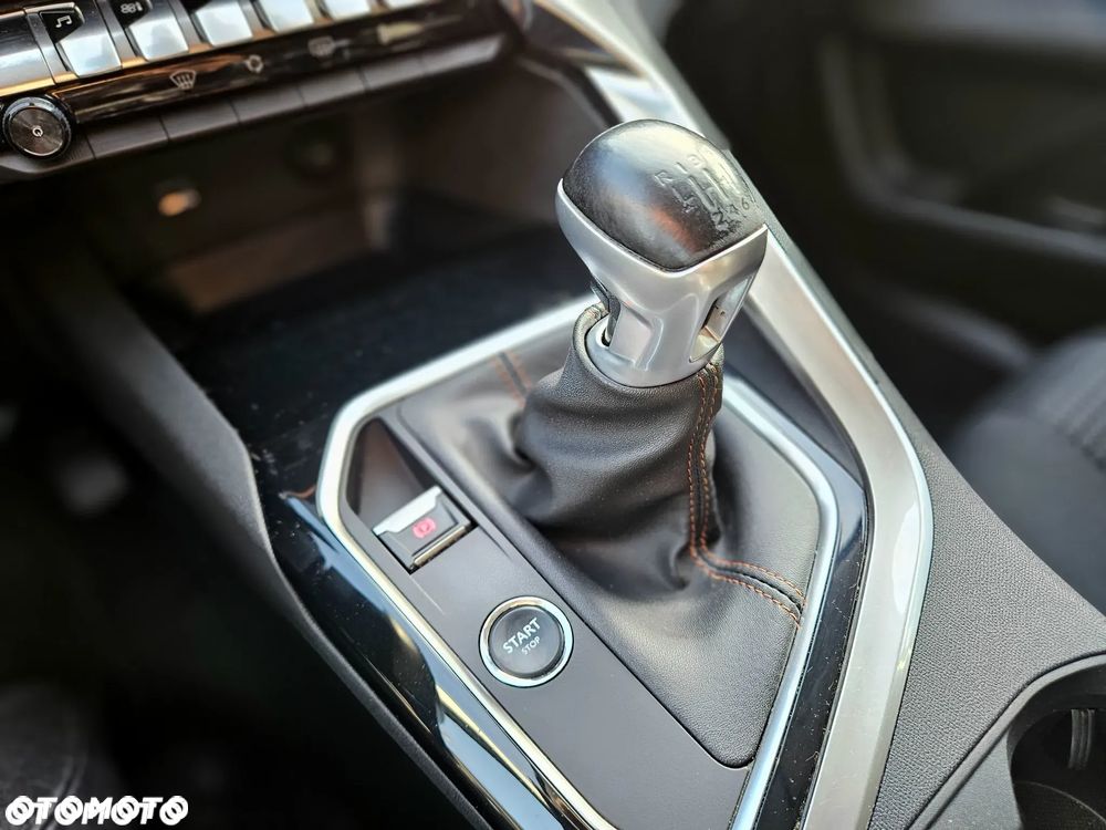 Peugeot 3008 1.2 PureTech Active S&S - 18