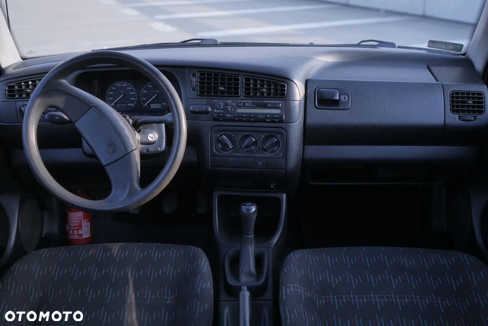 Volkswagen Golf 1.4 CL - 22