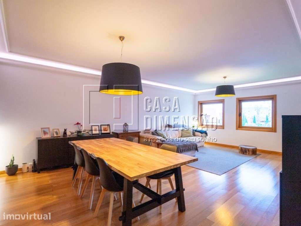 Apartamento de tipologia T2 na Serra de Carnaxide, como NOVO!! - Grande imagem: 2/44