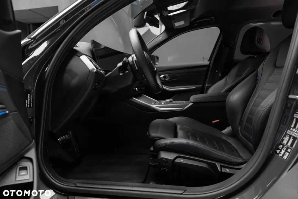 BMW Seria 3 320i - 17