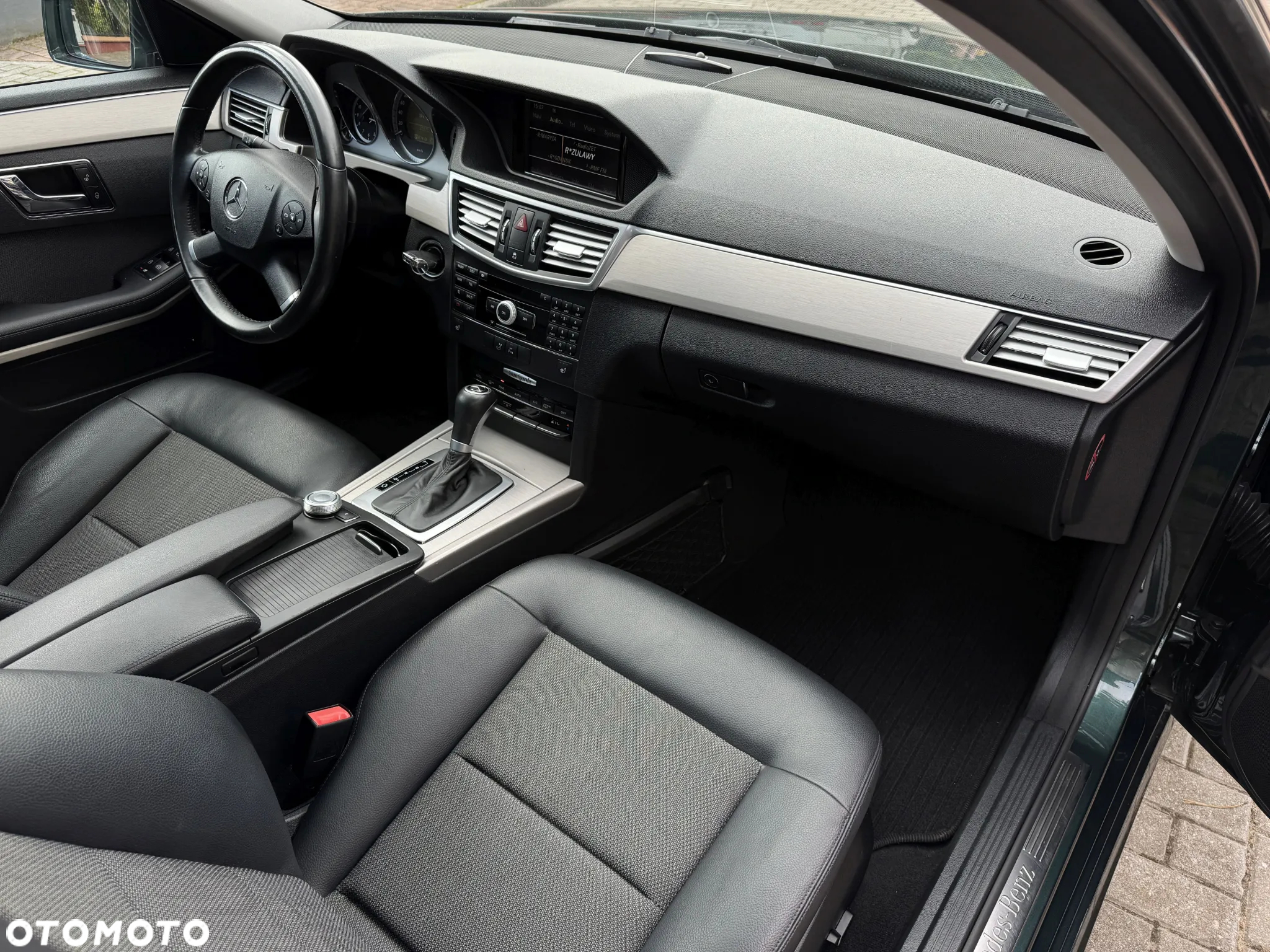 Mercedes-Benz Klasa E 250 CGI BlueEffICIENCY Avantgarde - 7