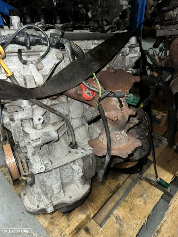 Motor Nissan  Micra K12 de 2004 - 4