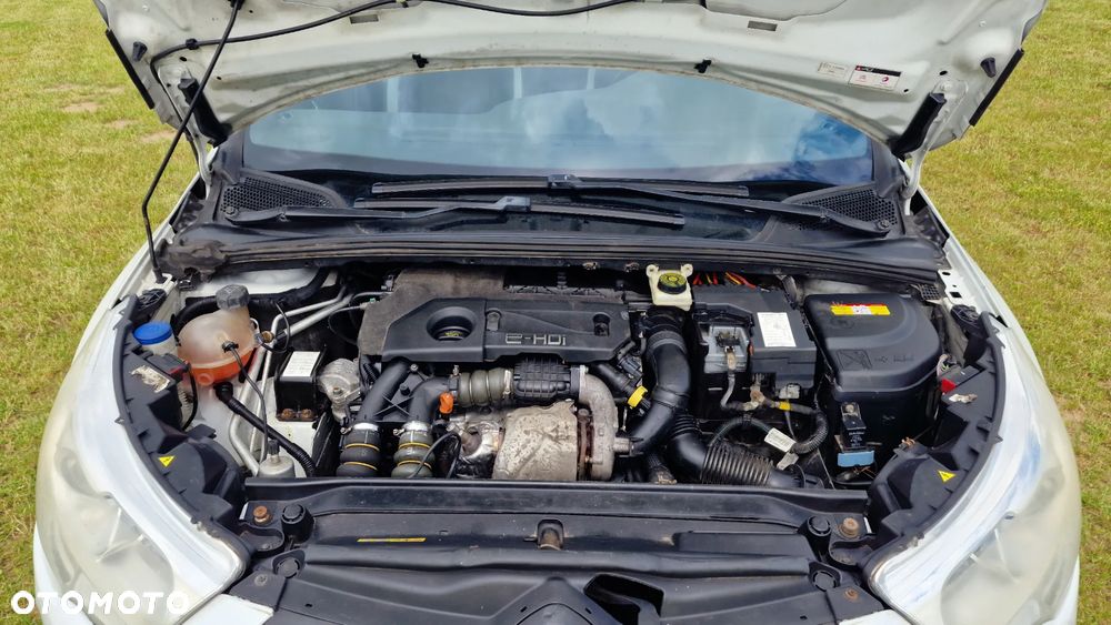 Citroën DS4 e-HDi 110 EGS6 SoChic - 23