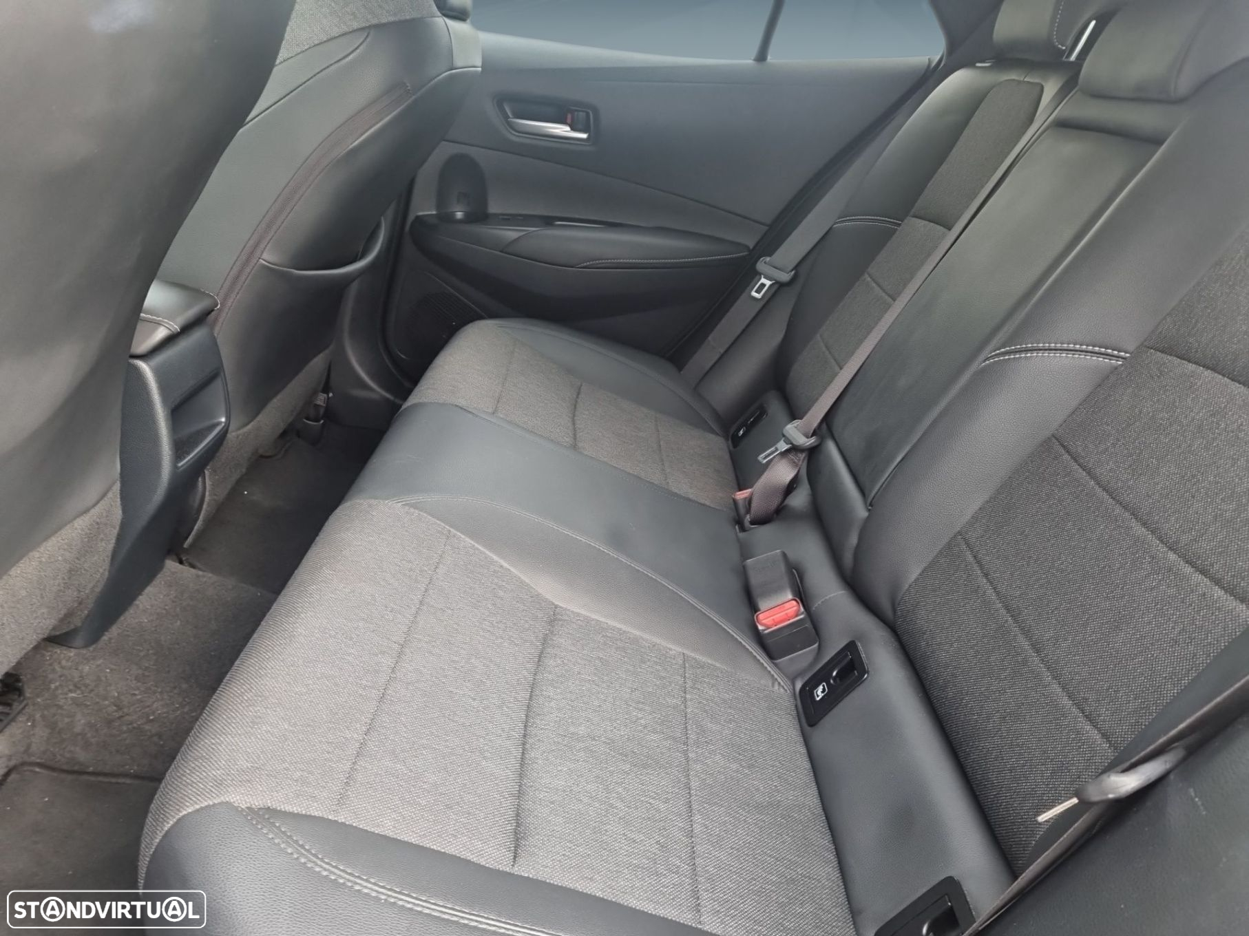 Toyota Corolla 1.8 Hybrid Comfort+P.Sport - 22