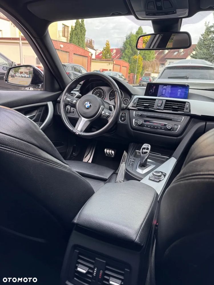 BMW Seria 3 330d M Sport - 13