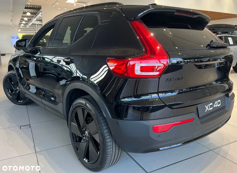 Volvo XC 40 B4 B DKG Ultra Black Edition - 26