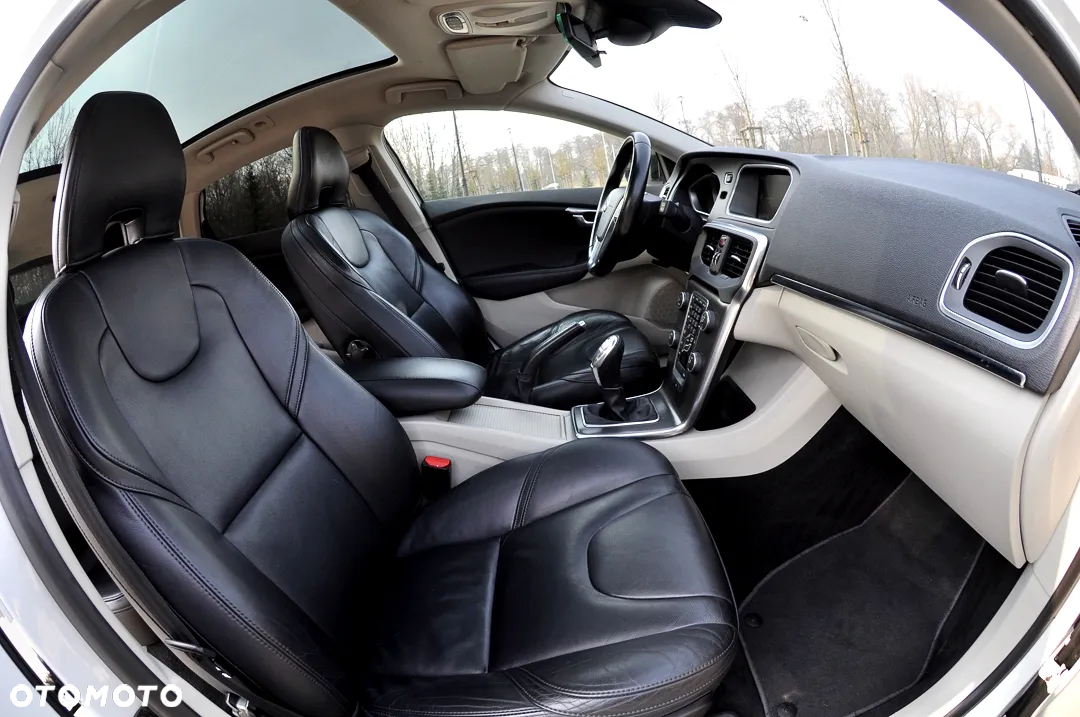 Volvo V40 D2 Summum - 20