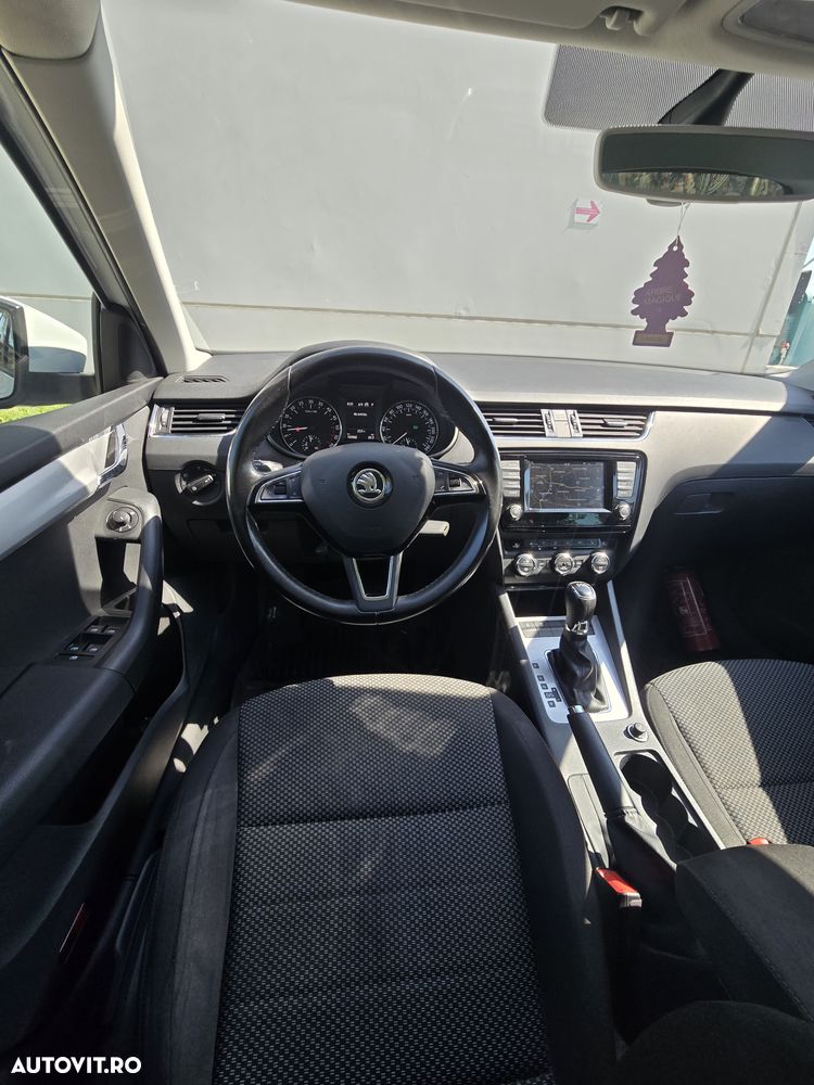 Skoda Octavia 2.0 TDI DSG Ambition - 15