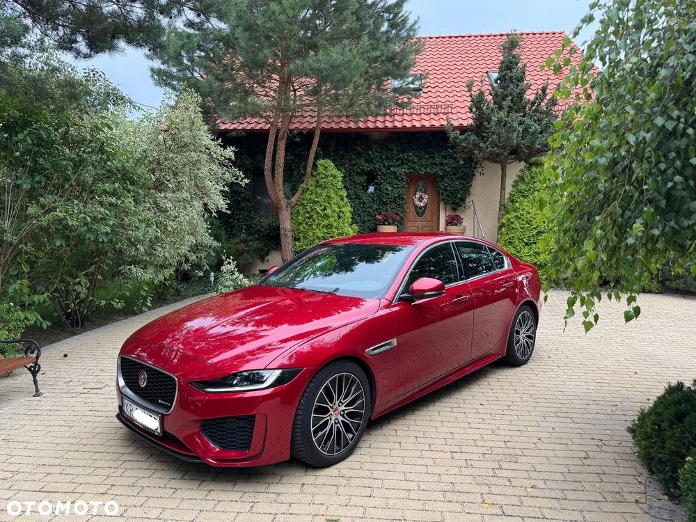 Jaguar XE 2.0 D180 R-Dynamic S - 12