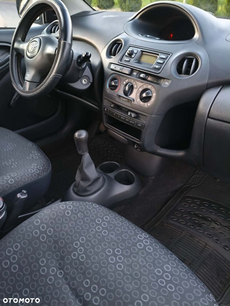 Toyota Yaris 1.0 Base - 26
