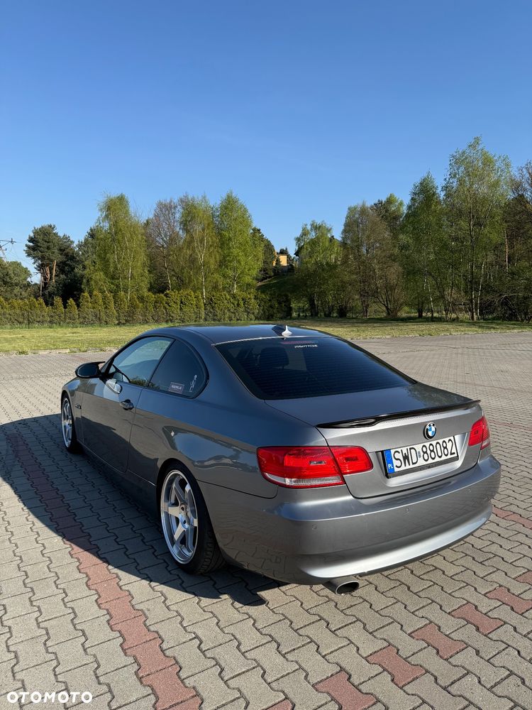 BMW Seria 3 320i - 3