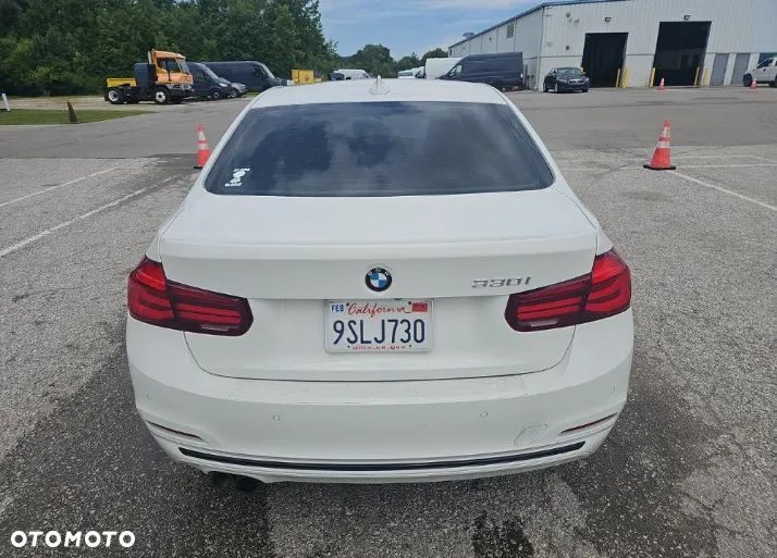 BMW Seria 3 330i Edition Luxury Line Purity - 6