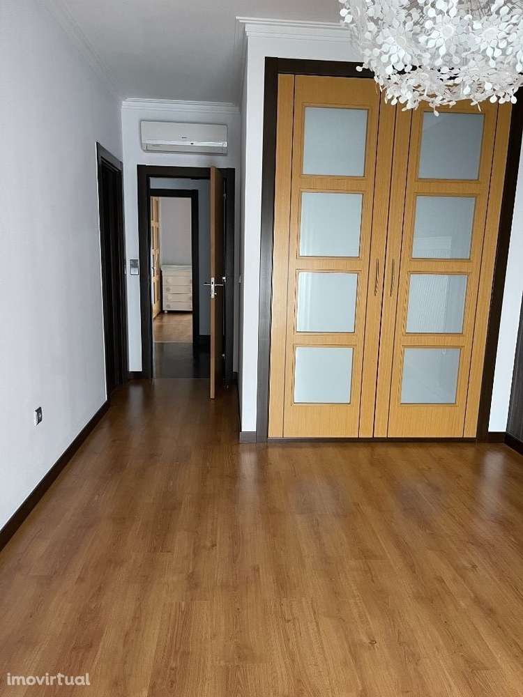 Apartamento T4 Excepcional para Arrendar - Grande imagem: 4/8