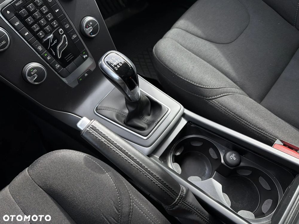 Volvo V40 D3 Kinetic - 34