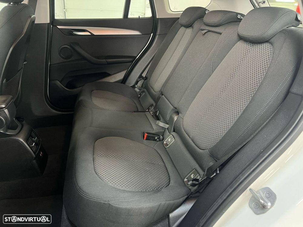 BMW X1 25 e xDrive - 11