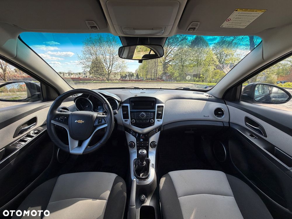 Chevrolet Cruze 1.6 - 11