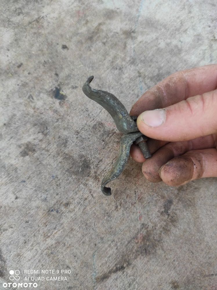 Mocowanie baku paliwa zbiornika Romet Komar motorynka 13.98