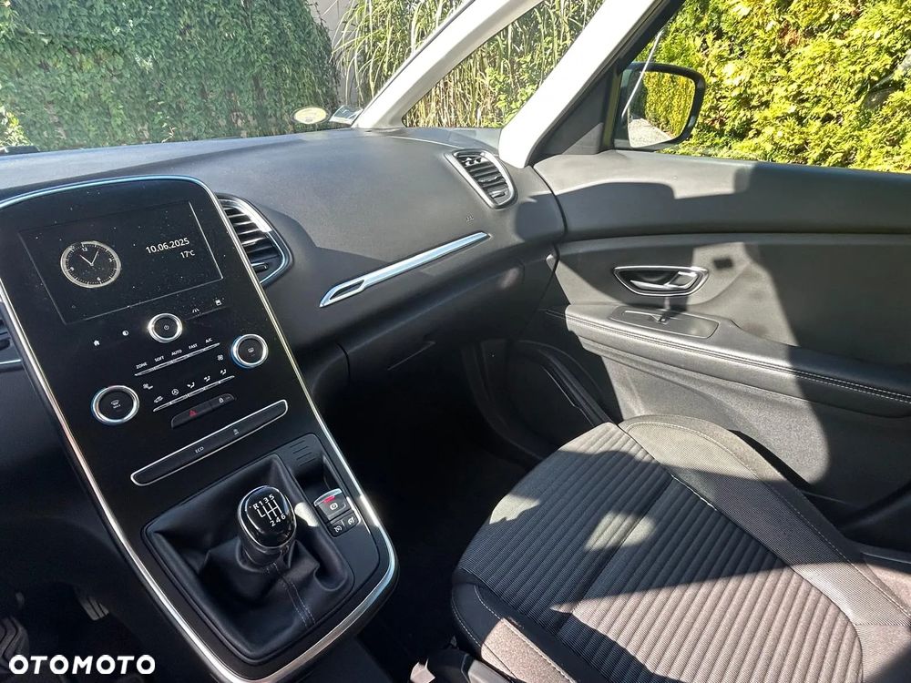Renault Grand Scenic - 9