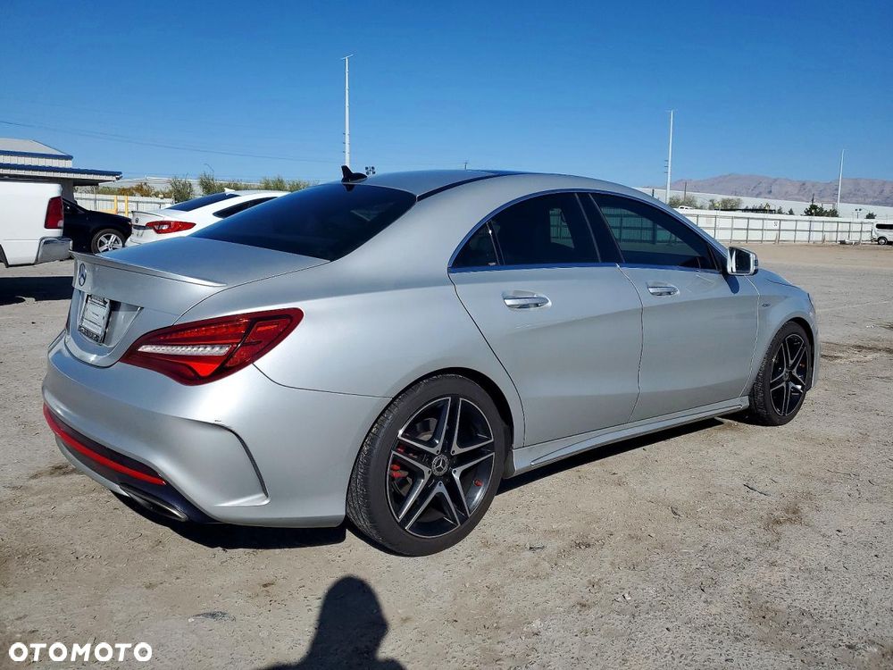 Mercedes-Benz CLA 250 7G-DCT Sport - 4