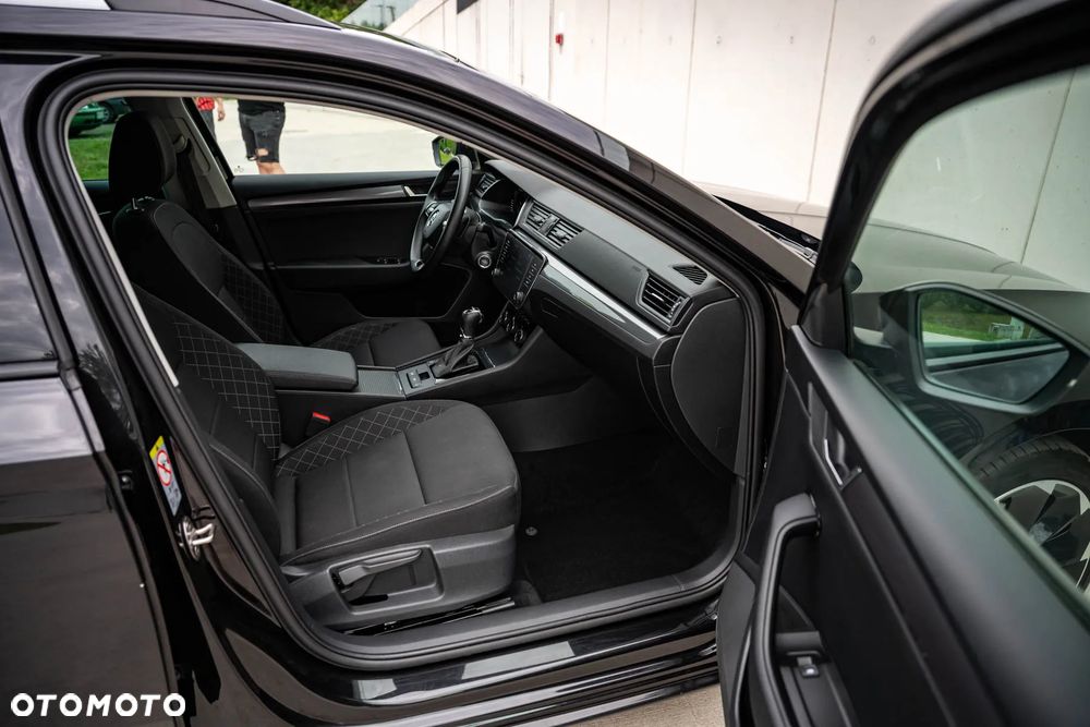 Skoda Superb 2.0 TDI Active DSG7 - 26