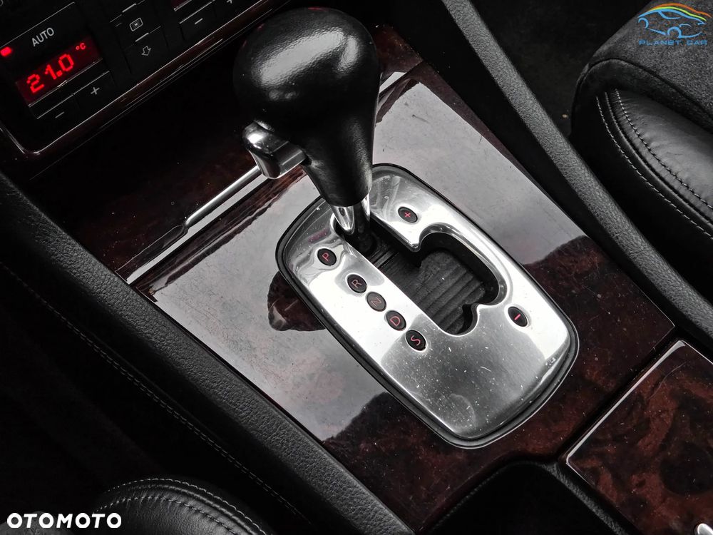 Audi A8 W12 quattro - 36