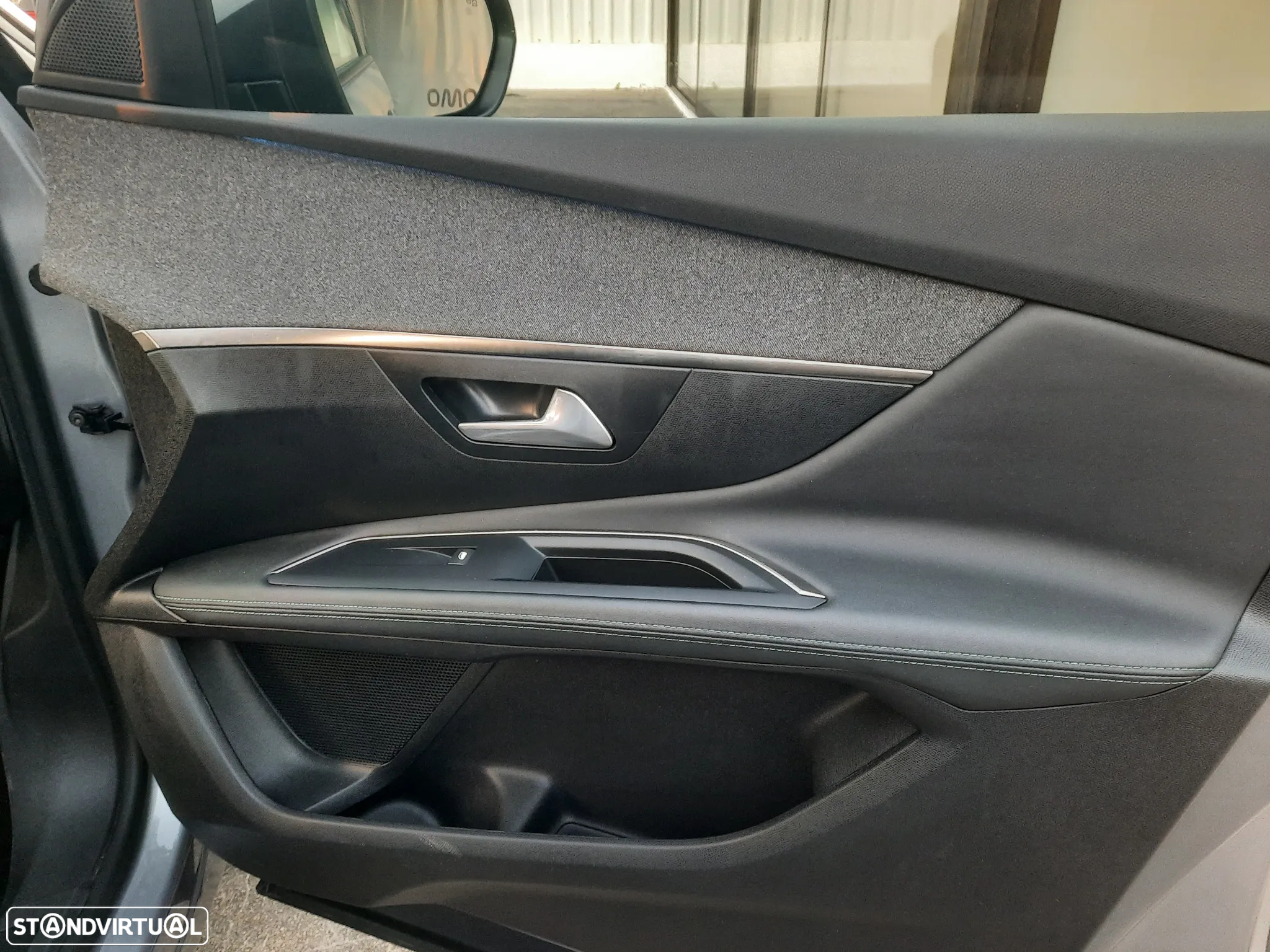 Peugeot 3008 1.6 Hybrid Allure Pack e-EAT8 - 33