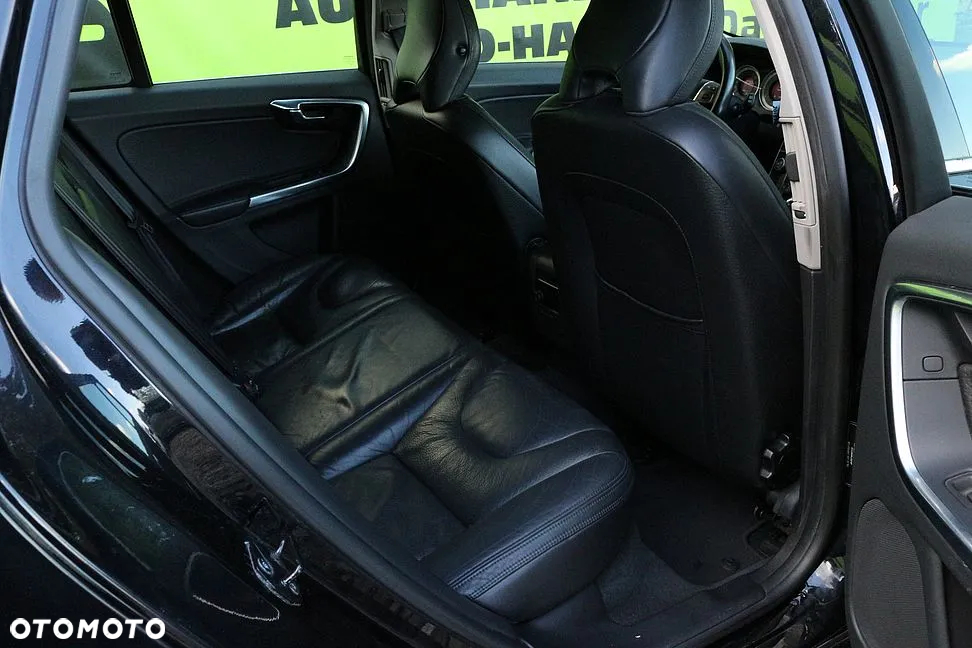 Volvo V60 D3 Geartronic Momentum - 20
