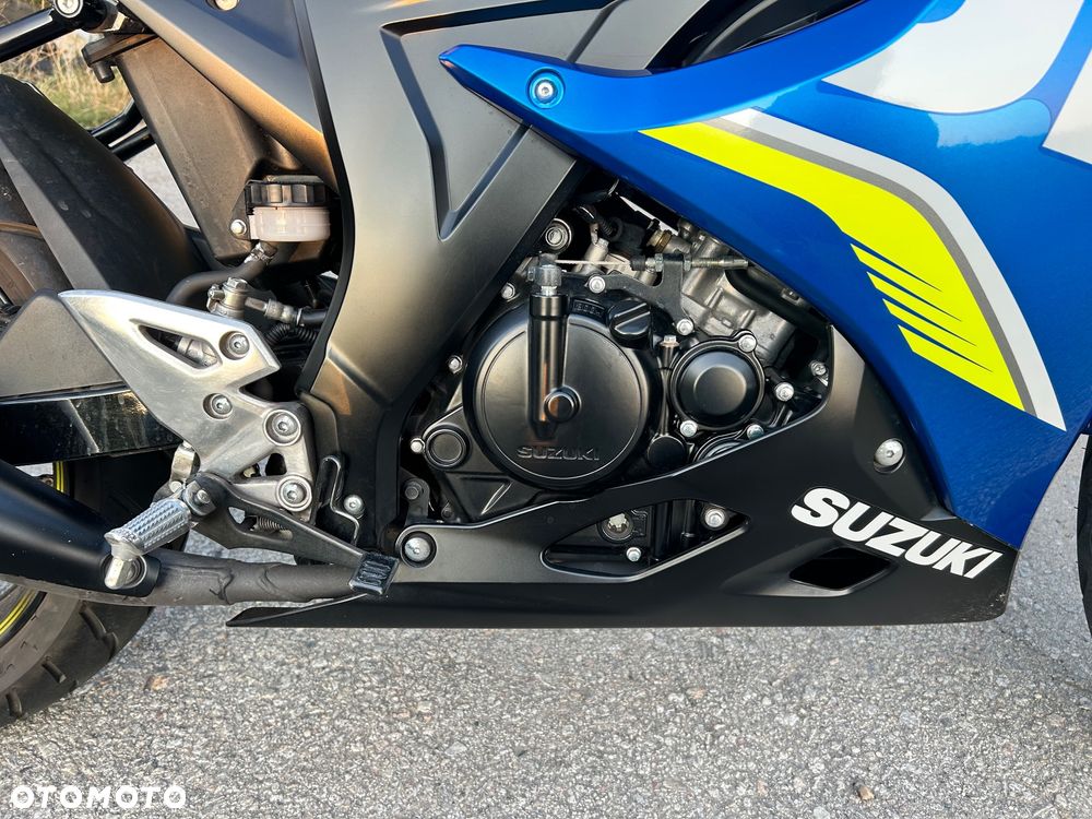 Suzuki GSX-R - 7