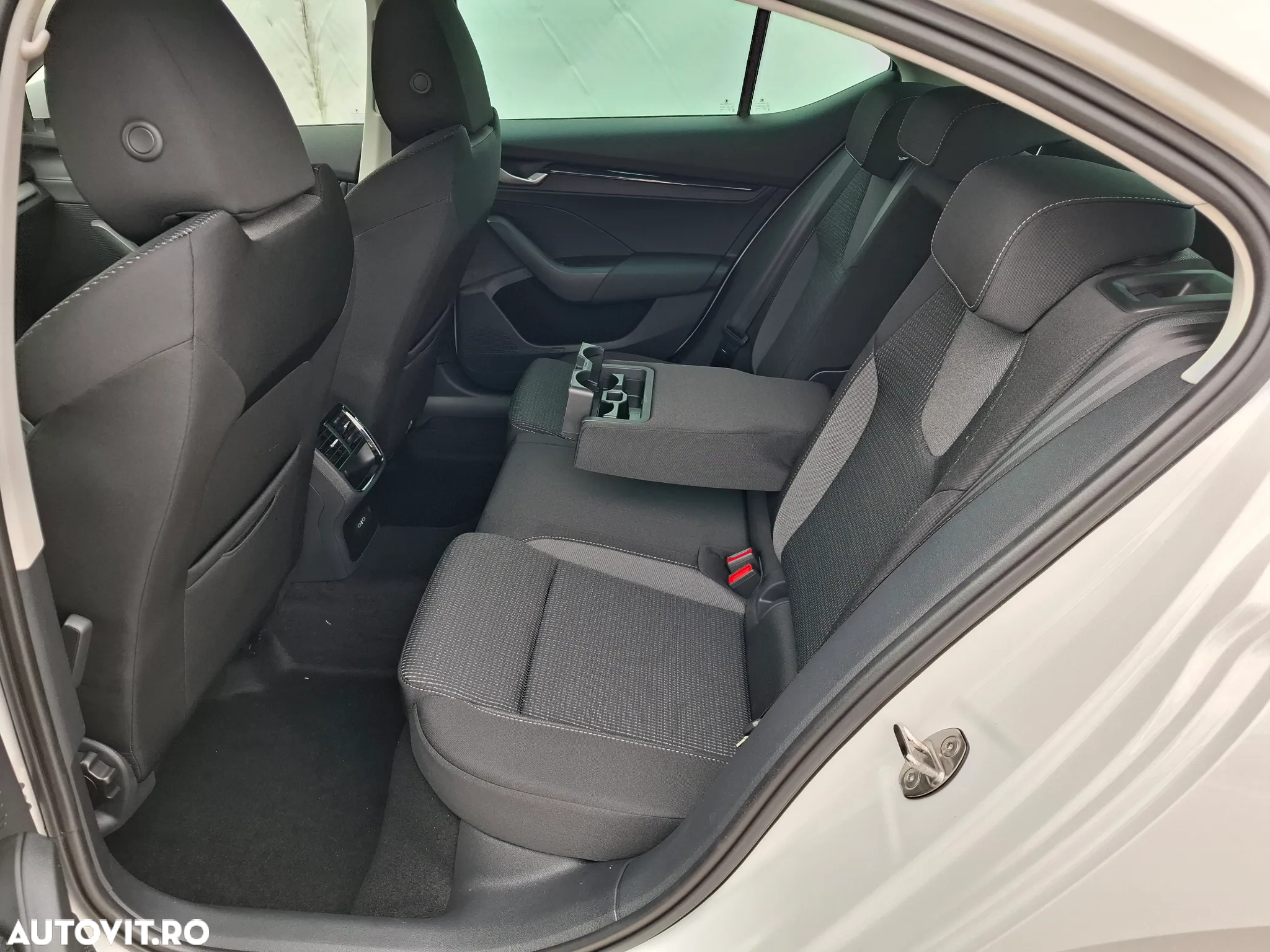 Skoda Octavia 2.0 TDI 150 CP DSG Selection - 8