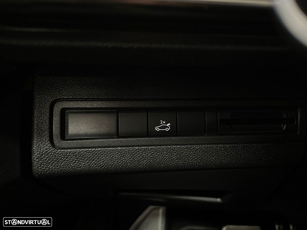 Peugeot 3008 1.2 PureTech Allure EAT8 - 39