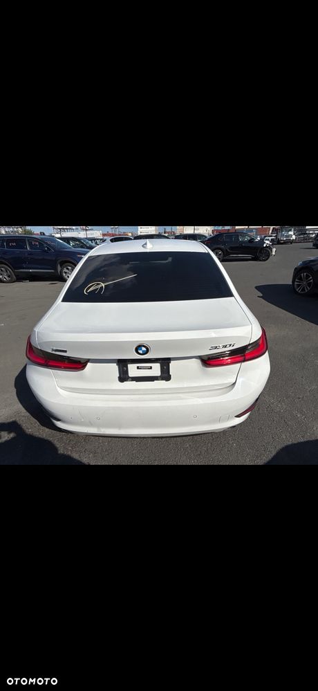 BMW Seria 3 330i xDrive Sport Line - 20