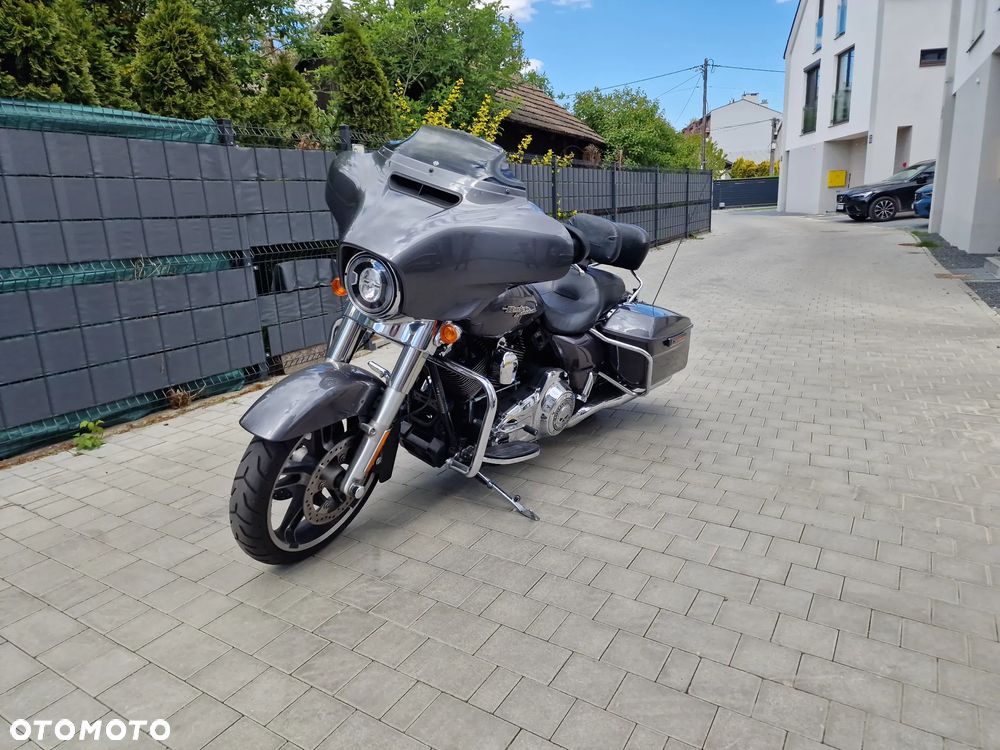 Harley-Davidson Touring Street Glide - 1
