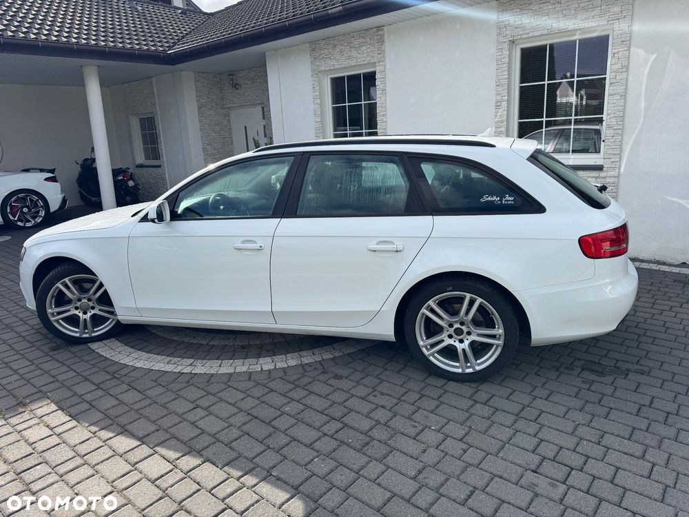 Audi A4 Avant 2.0 TDI DPF Ambiente - 9