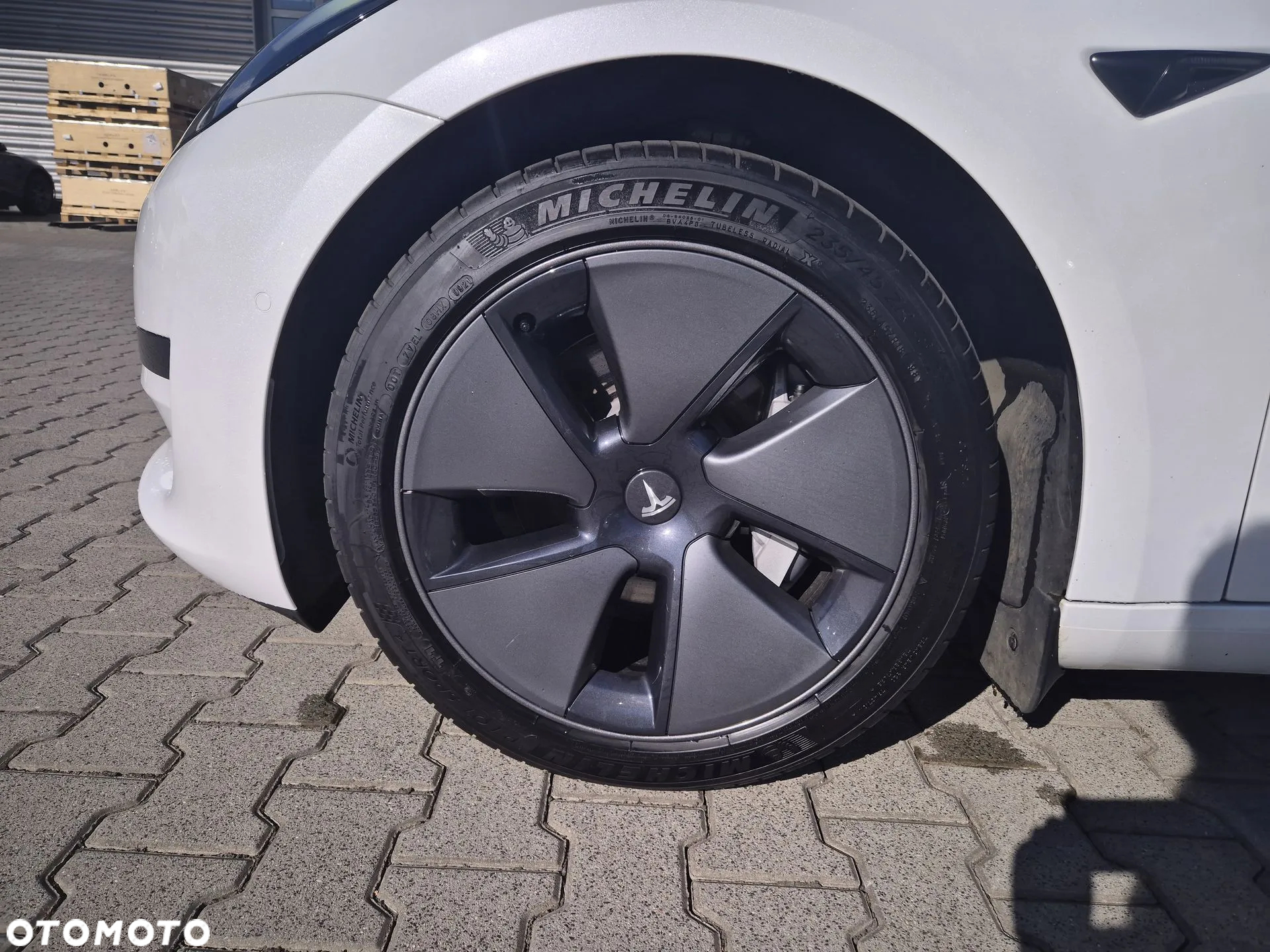 Tesla Model 3 RWD - 15