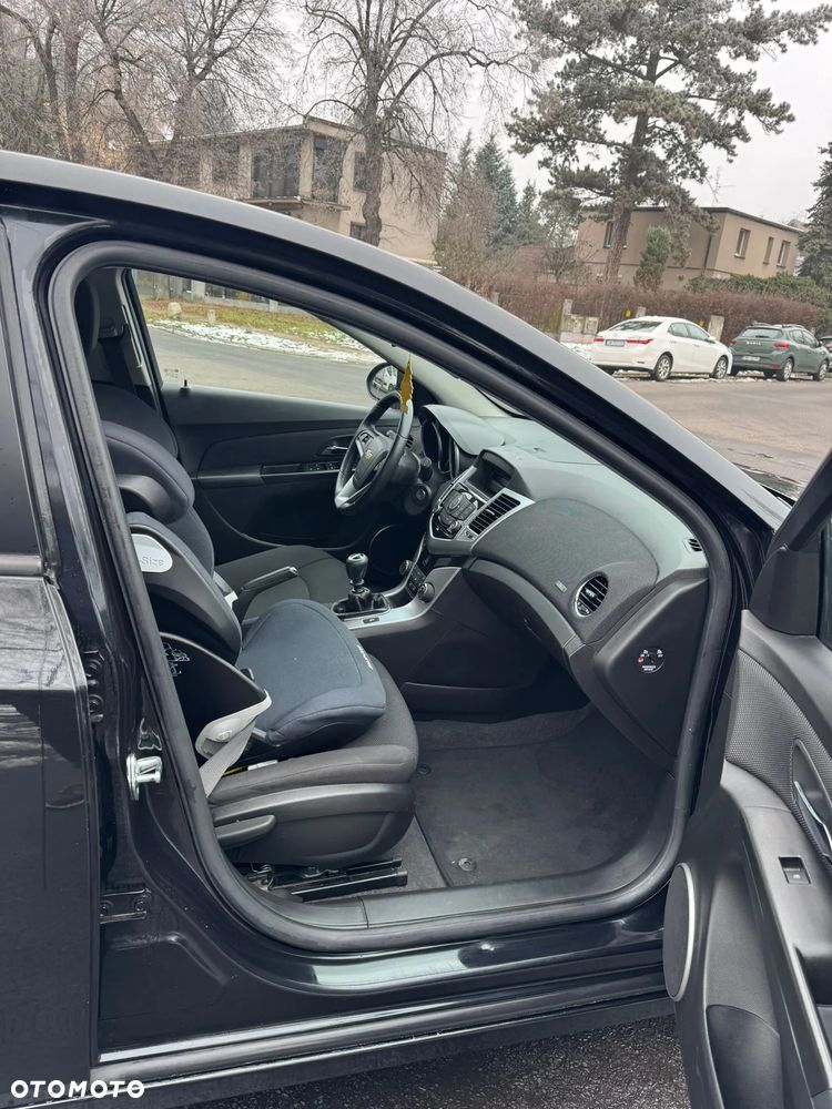 Chevrolet Cruze 1.6 LT+ - 23