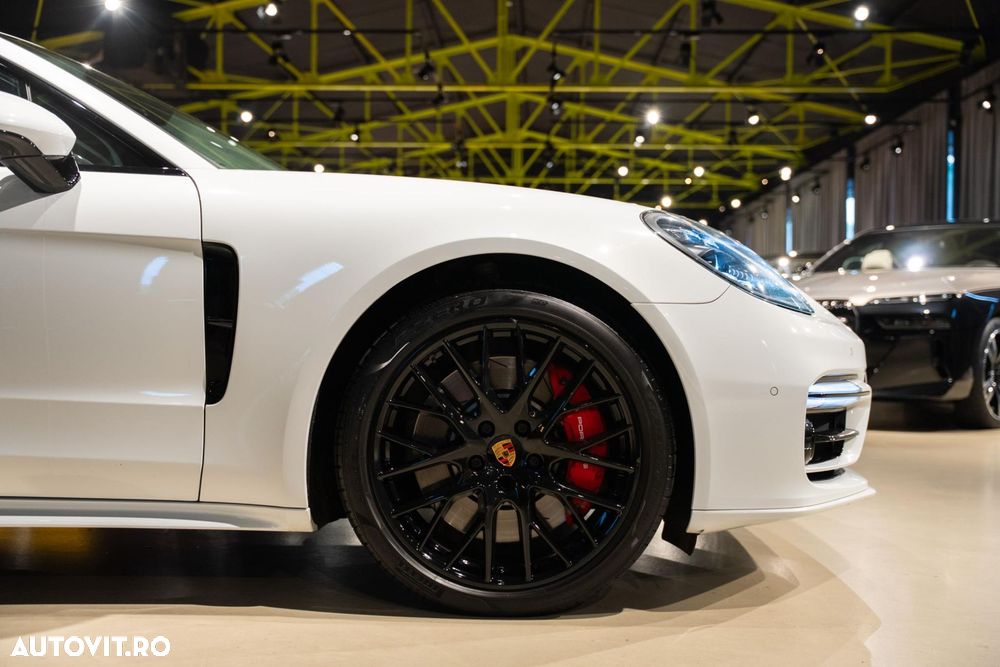 Porsche Panamera - 32