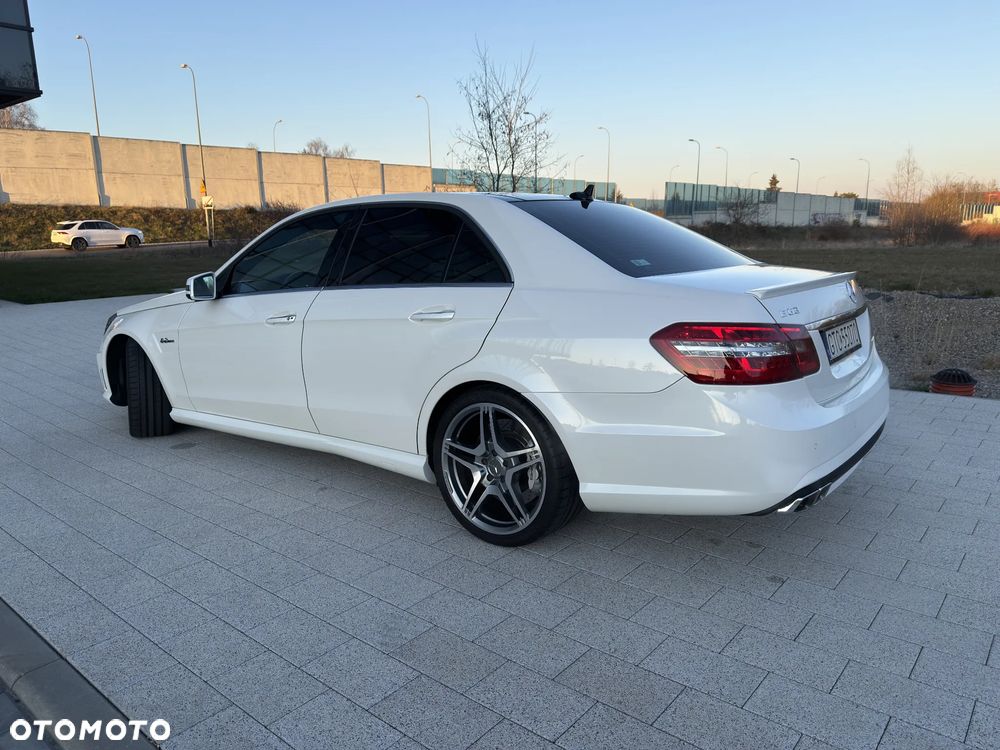 Mercedes-Benz Klasa E 63 AMG - 28