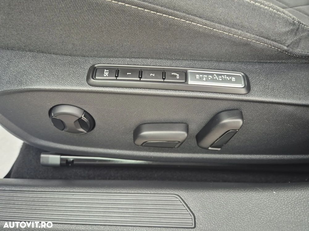 Volkswagen Golf Variant 2.0 TDI SCR DSG Style - 11