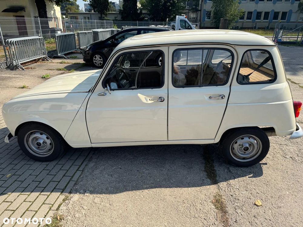 Renault 4 - 3