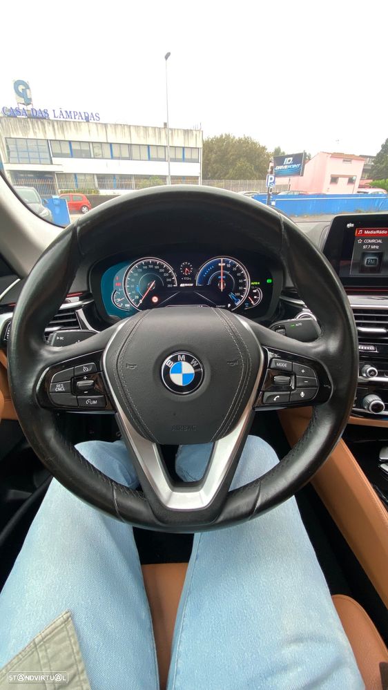 BMW 530 e iPerformance Line Luxury - 29