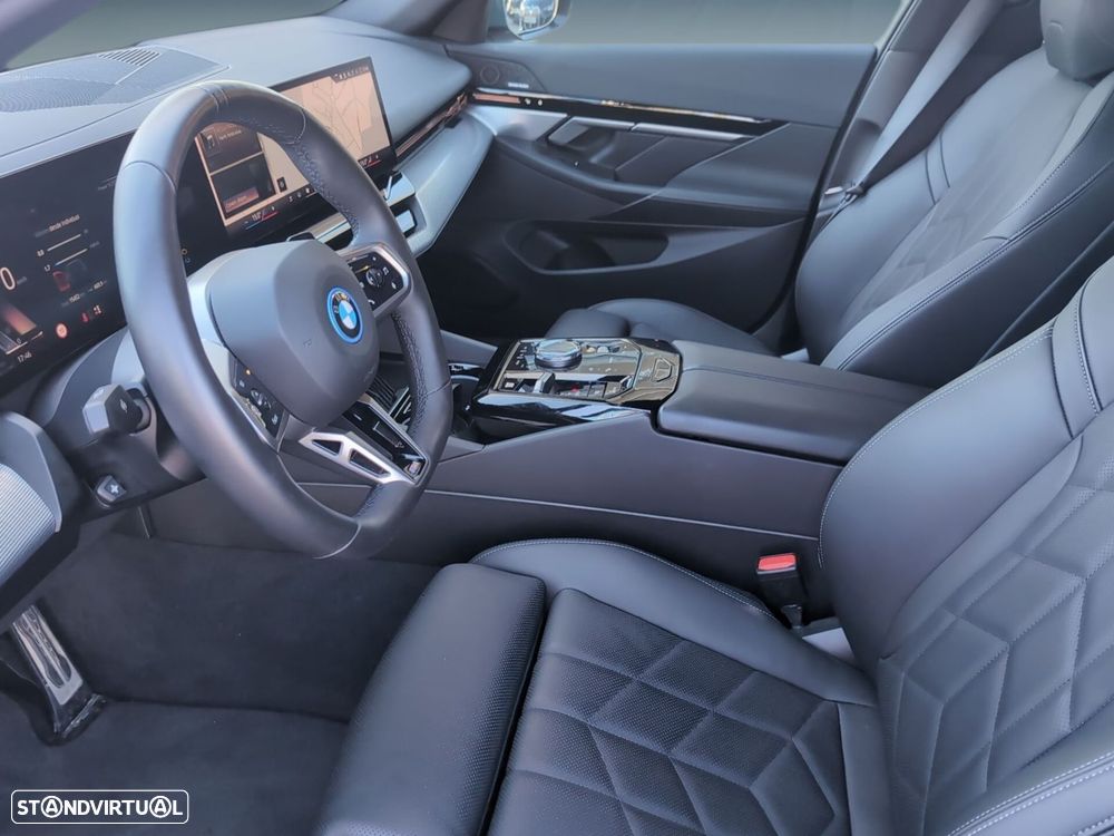 BMW 530 e xDrive Pack Desportivo M - 11