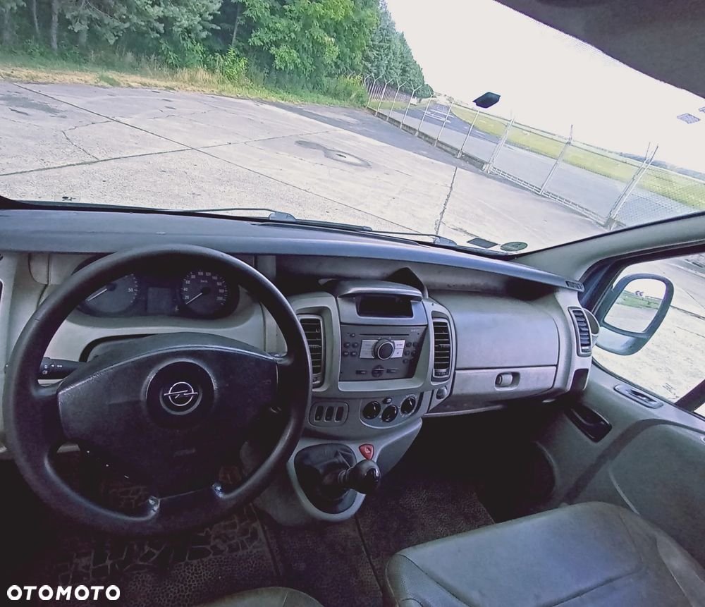Opel Vivaro - 8