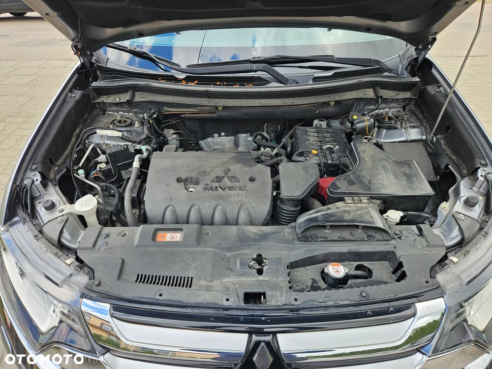 Mitsubishi Outlander 2.0 Intense Comfort 4WD CVT - 34