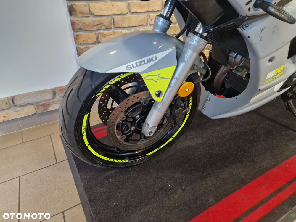 Suzuki SV - 17