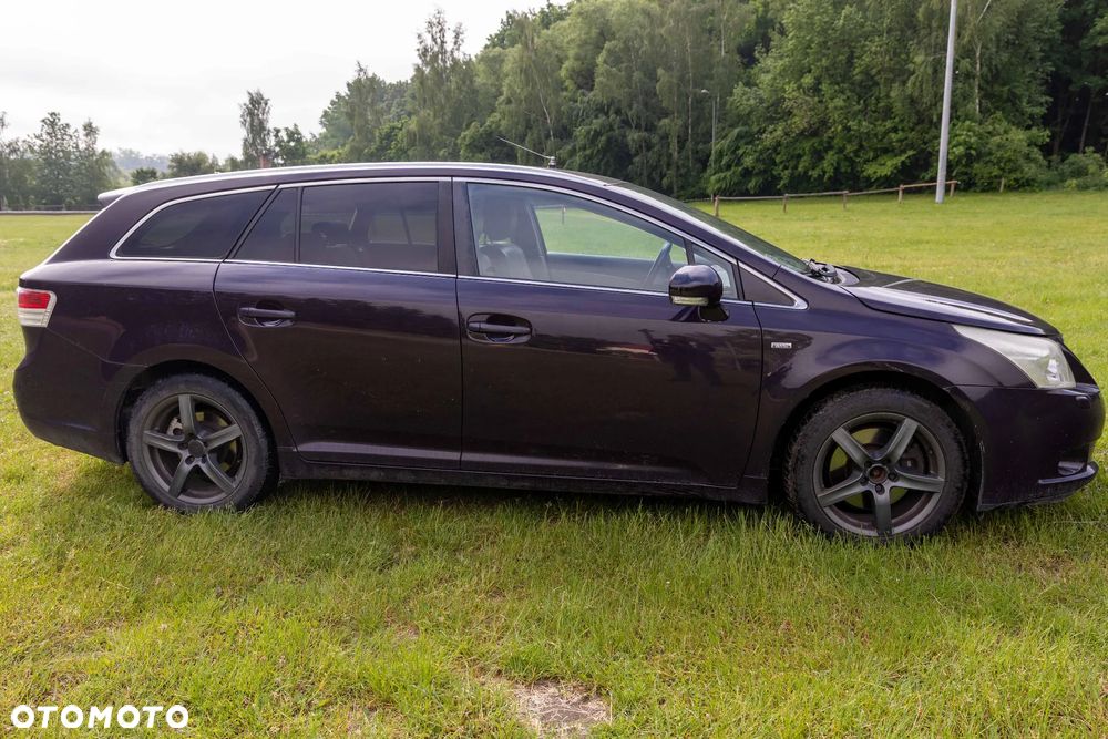 Toyota Avensis 2.2 D-4D Sol Plus - 4