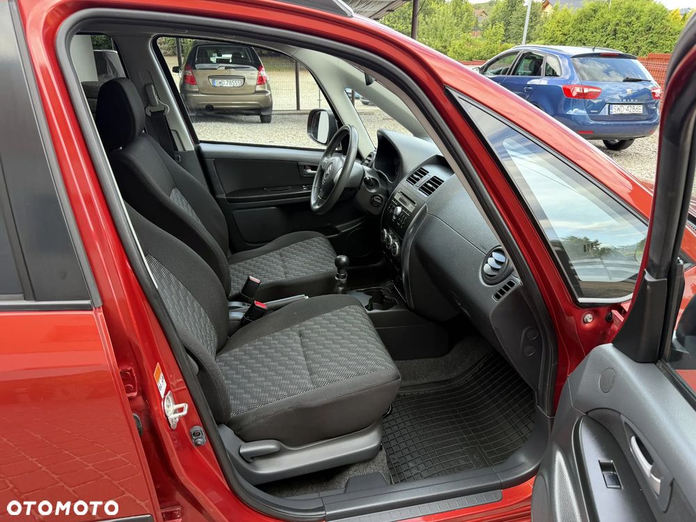 Suzuki SX4 1.6 GS / Premium - 28