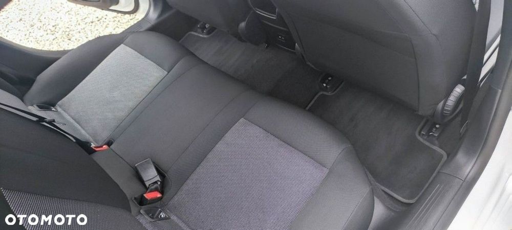 Mercedes-Benz CLA - 13