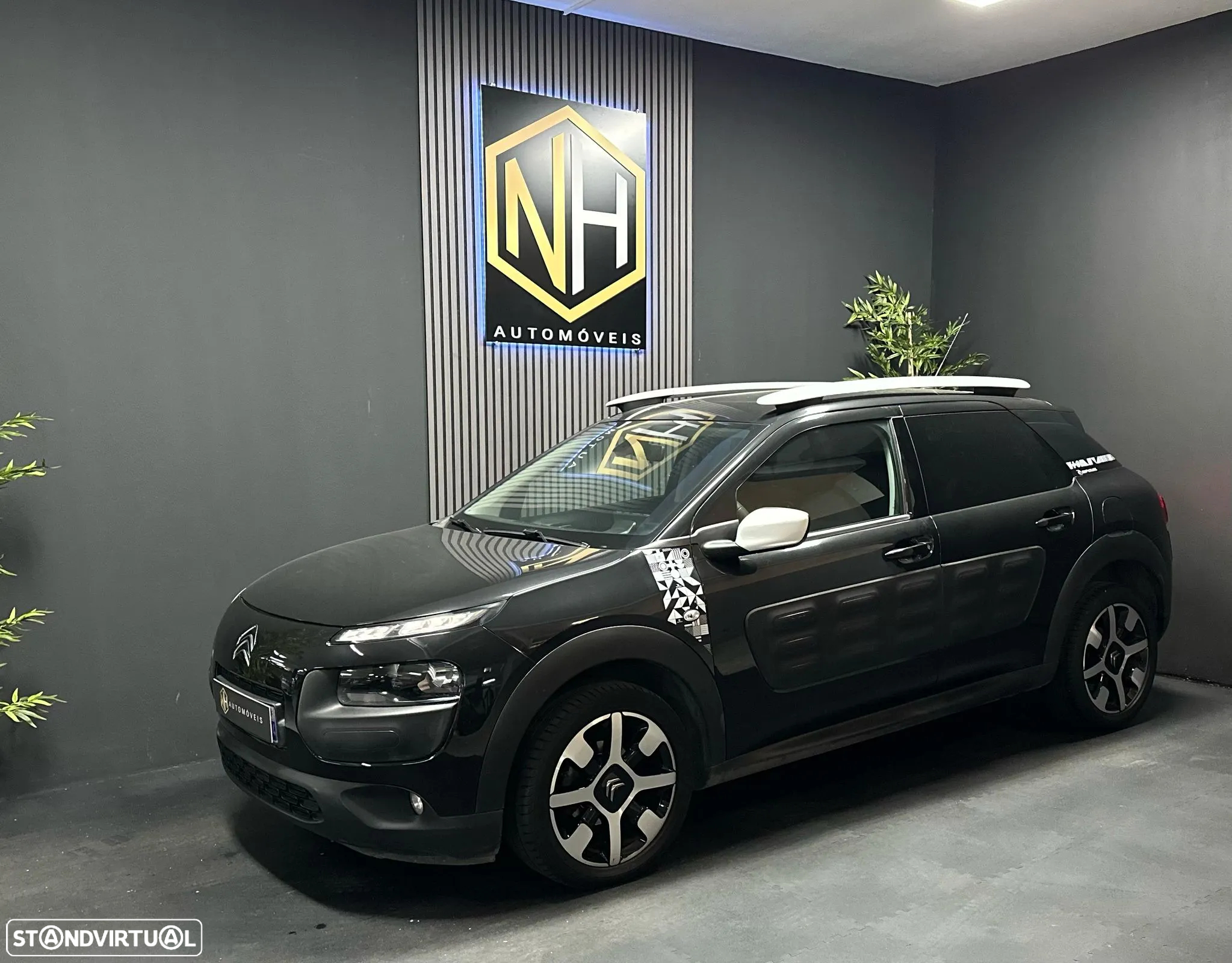 Citroën C4 Cactus 1.2 PureTech Shine EAT6 - 2